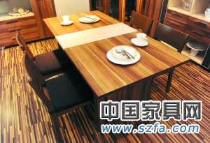 進口板材制造的板式家具往往更受消費者青睞。本報記者 尹亞飛 攝